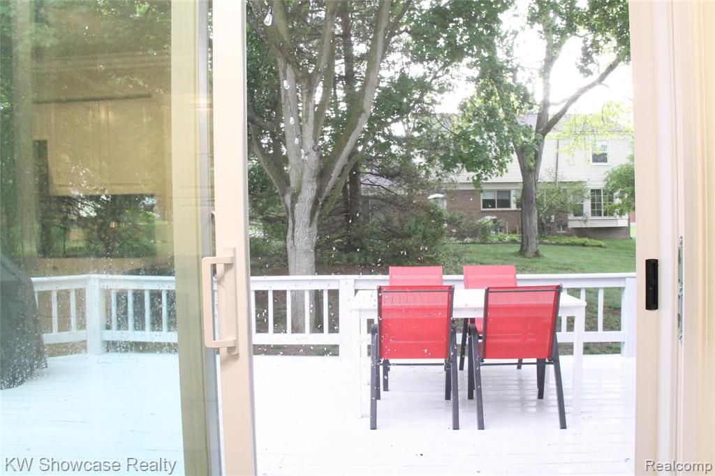 5226 Green Road, West Bloomfield, MI 48323 — Photo 10