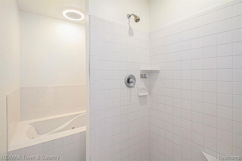 6479 E PIERSON Road, Flint, MI 48506 — Photo 13