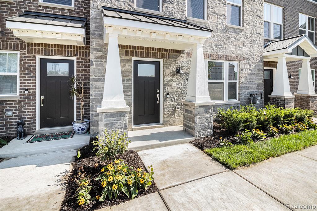 43071 Atwood Avenue, Novi, MI — Photo 3