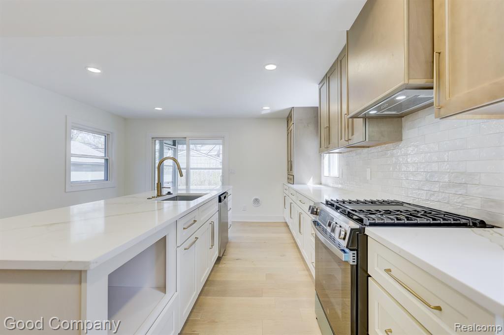 23 Fairwood Boulevard, Pleasant Ridge, MI — Photo 14
