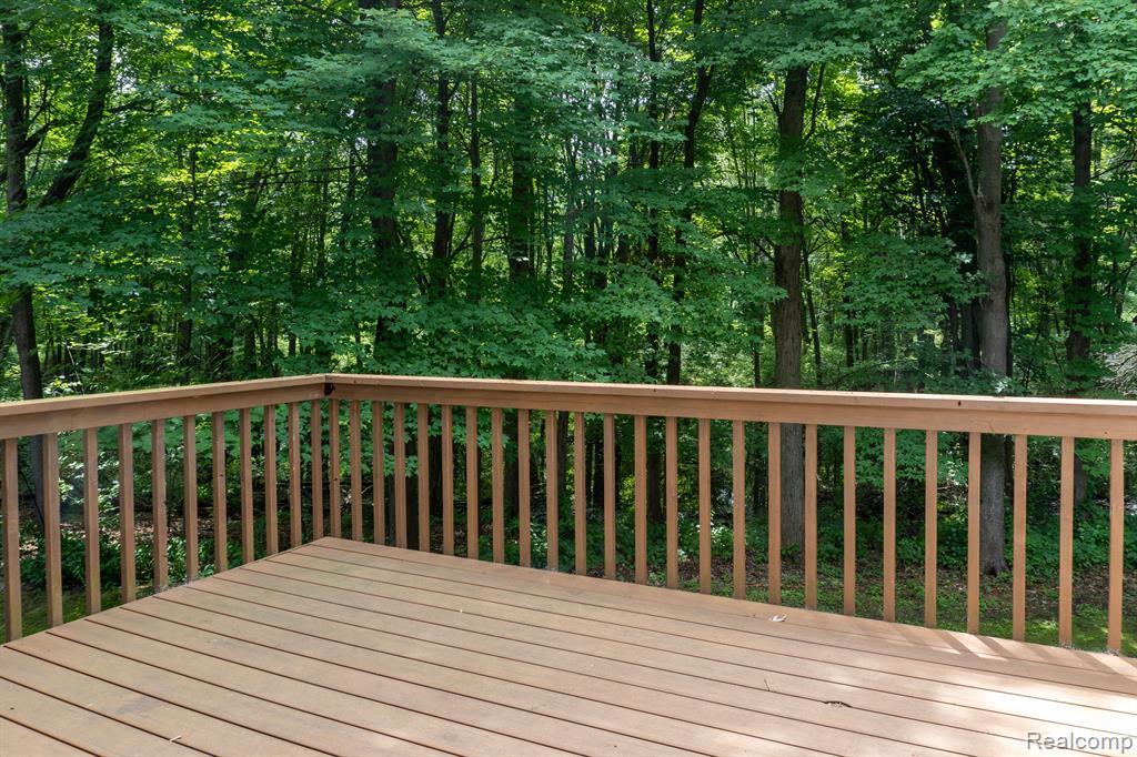 6851 TANGLE WOOD, Waterford, MI 48327 — Photo 2