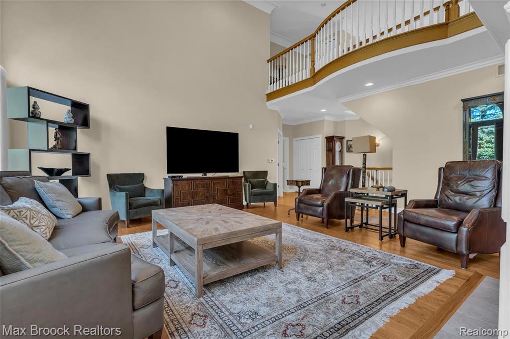 6324 Wildwood Lane, West Bloomfield, MI 48324 — Photo 8