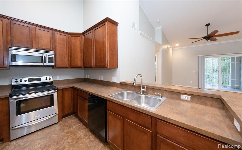 6600 TRILLIUM VILLAGE Lane, 23, Clarkston, MI — Photo 6