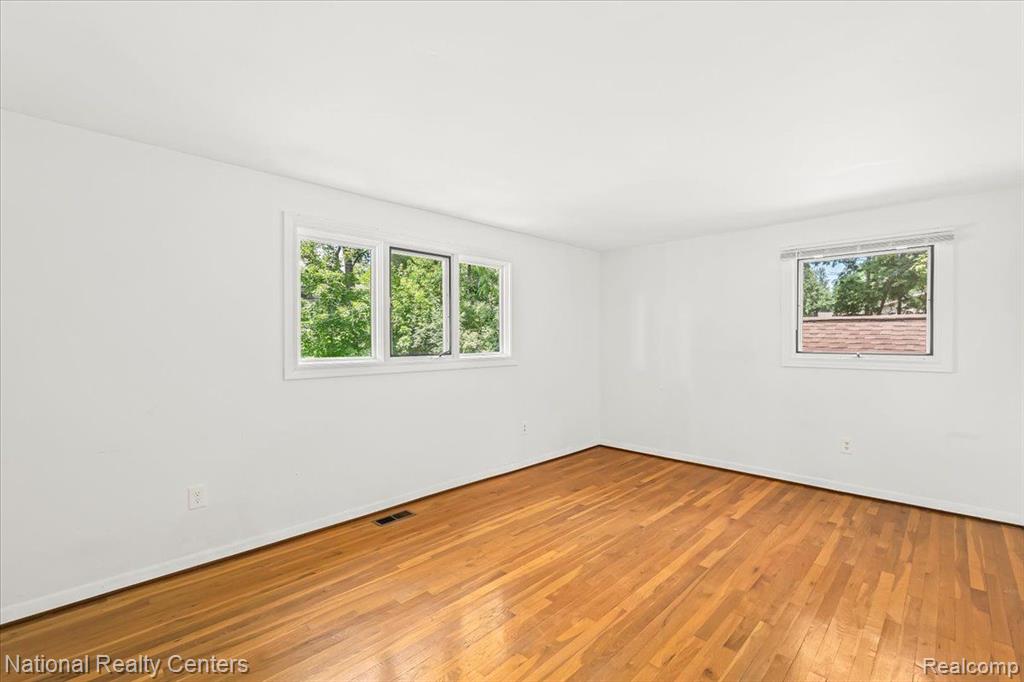 4258 WESTOVER Drive, West Bloomfield, MI 48323 — Photo 45