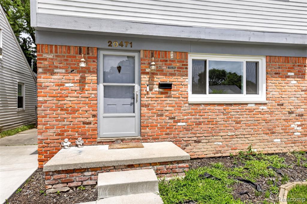 20471 Hollywood Street, Harper Woods, MI 48225 — Photo 4