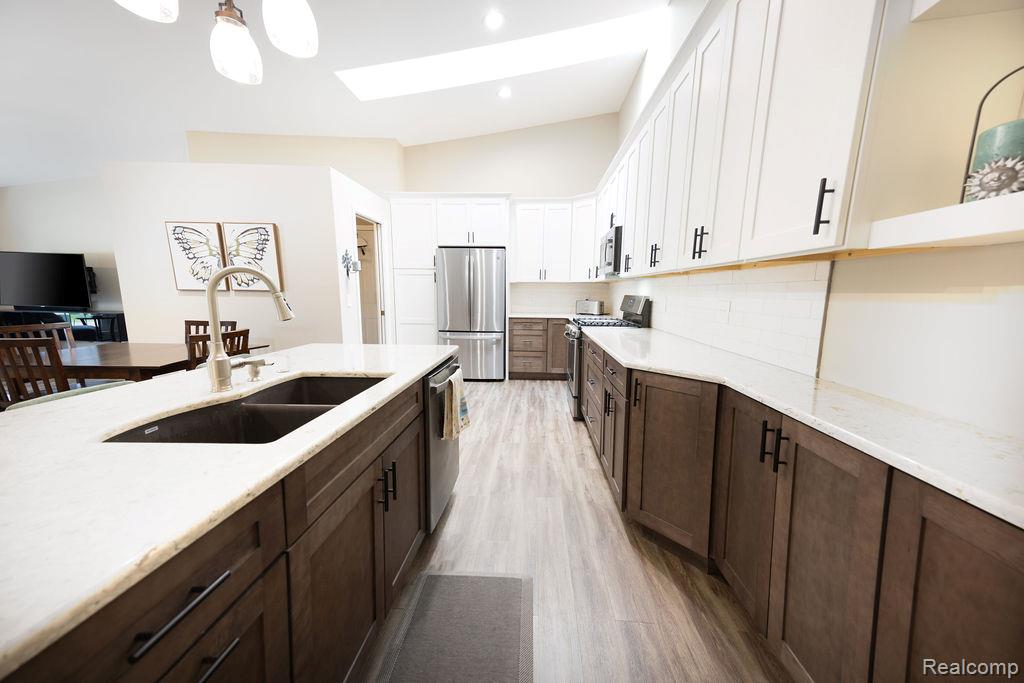 7108 Green Farm Road, West Bloomfield, MI — Photo 10