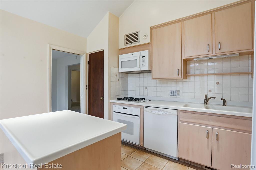7301 W Ronrick Place, Frankenmuth, MI 48734 — Photo 19