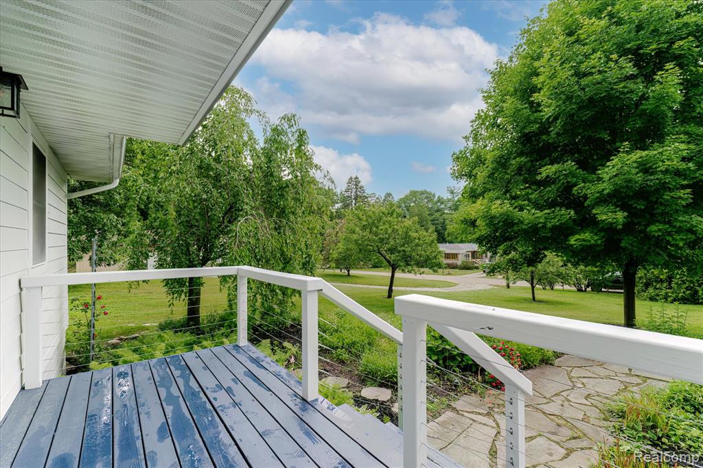 4072 Mill Lake Road, Lake Orion, MI — Photo 3