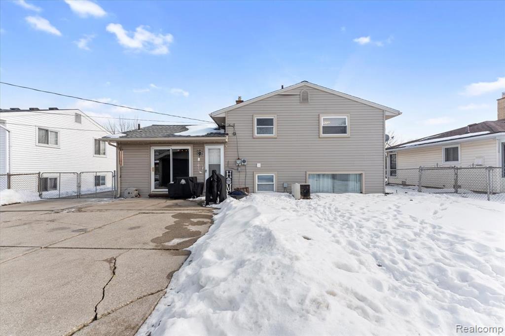 31664 Sweetbriar Drive, Rockwood, MI — Photo 25