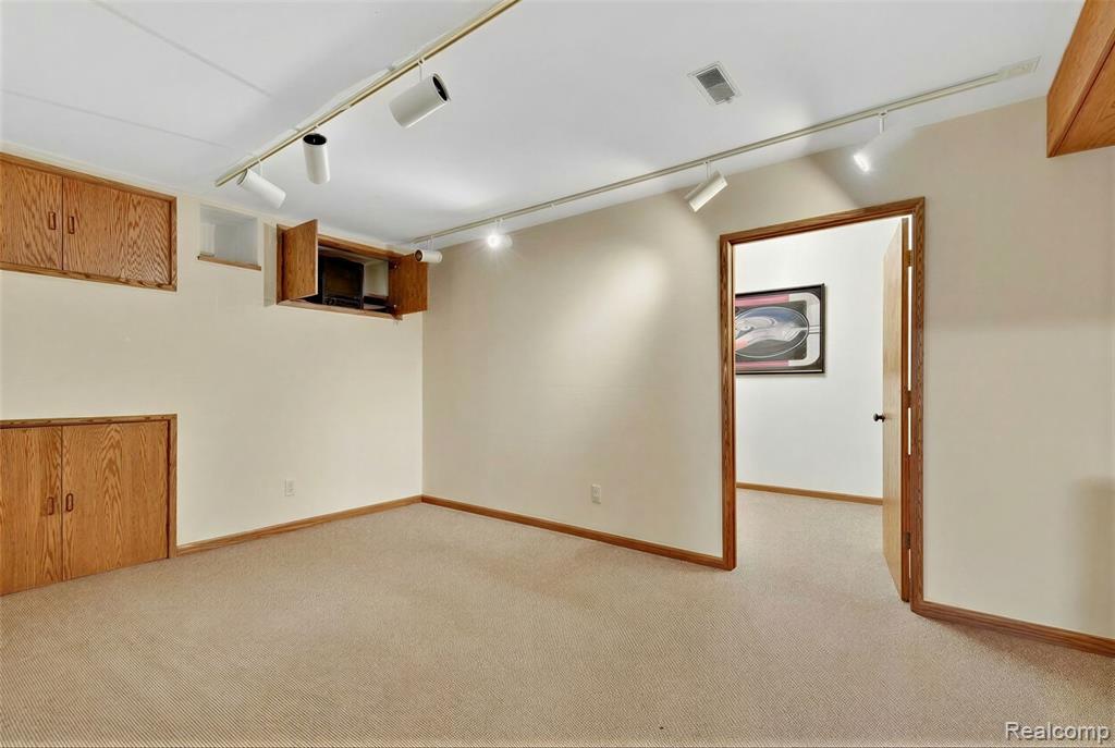 2551 Patterson Lake Road, Pinckney, MI 48169 — Photo 69