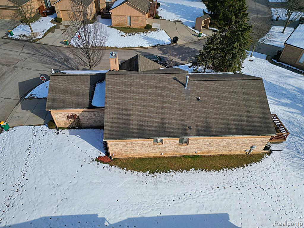 35053 KNOLLWOOD Lane, Farmington Hills, MI 48335 — Photo 16