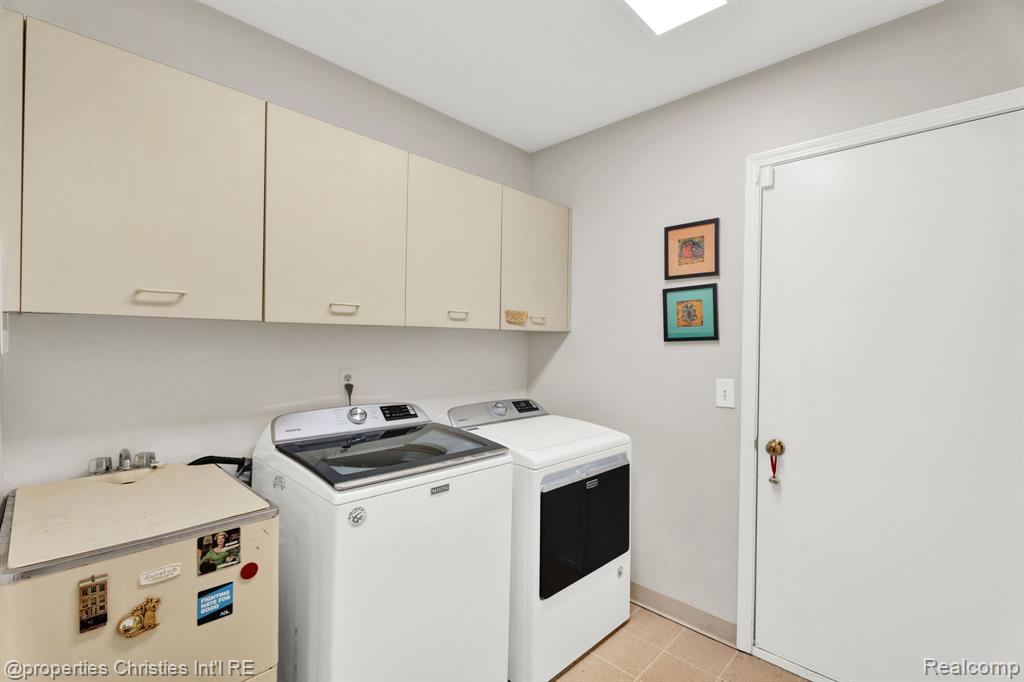 22211 Village Pines Drive, Beverly Hills, MI 48025 — Photo 21