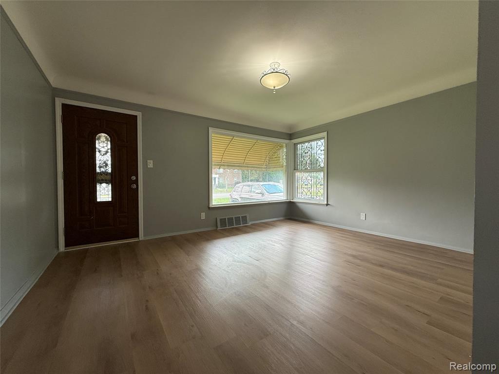 19358 Evergreen Road - Photo 4