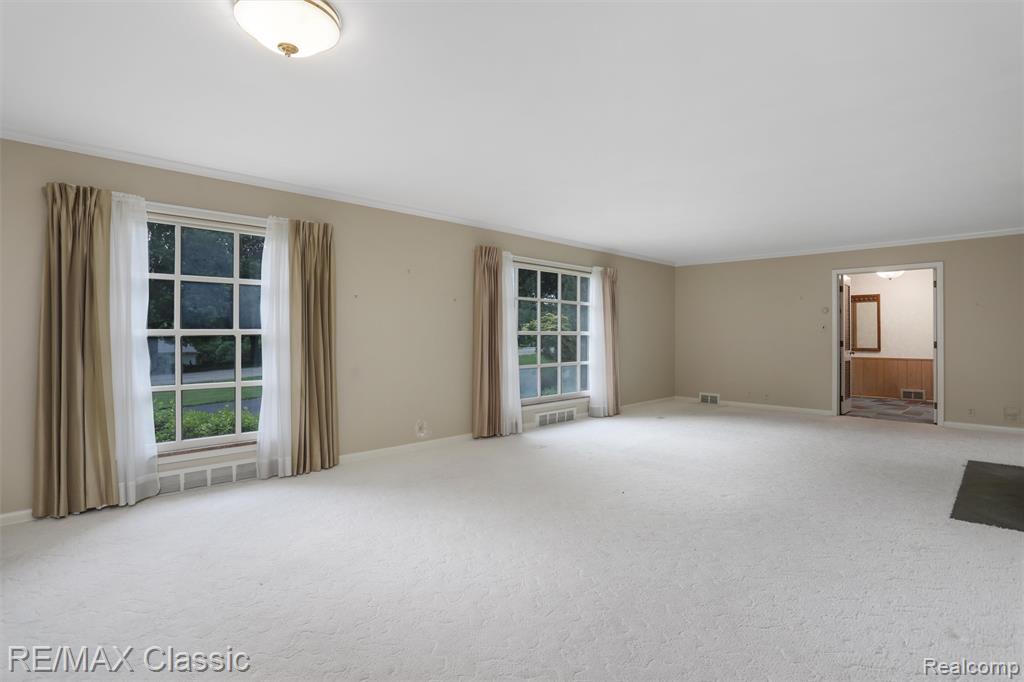 830 JONATHAN Lane, Bloomfield Hills, MI 48302 — Photo 17