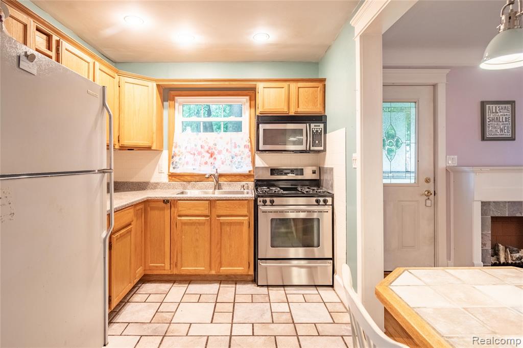 727 Charles Street, Ypsilanti, MI 48198 — Photo 12
