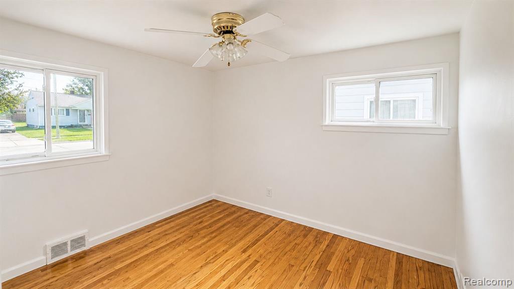29455 Rosslyn Avenue, Garden City, MI — Photo 11