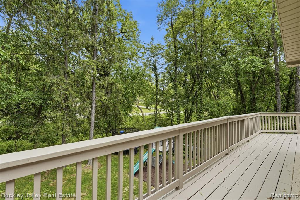 7829 Hillside Lakes Drive, Brighton, MI 48116 — Photo 36