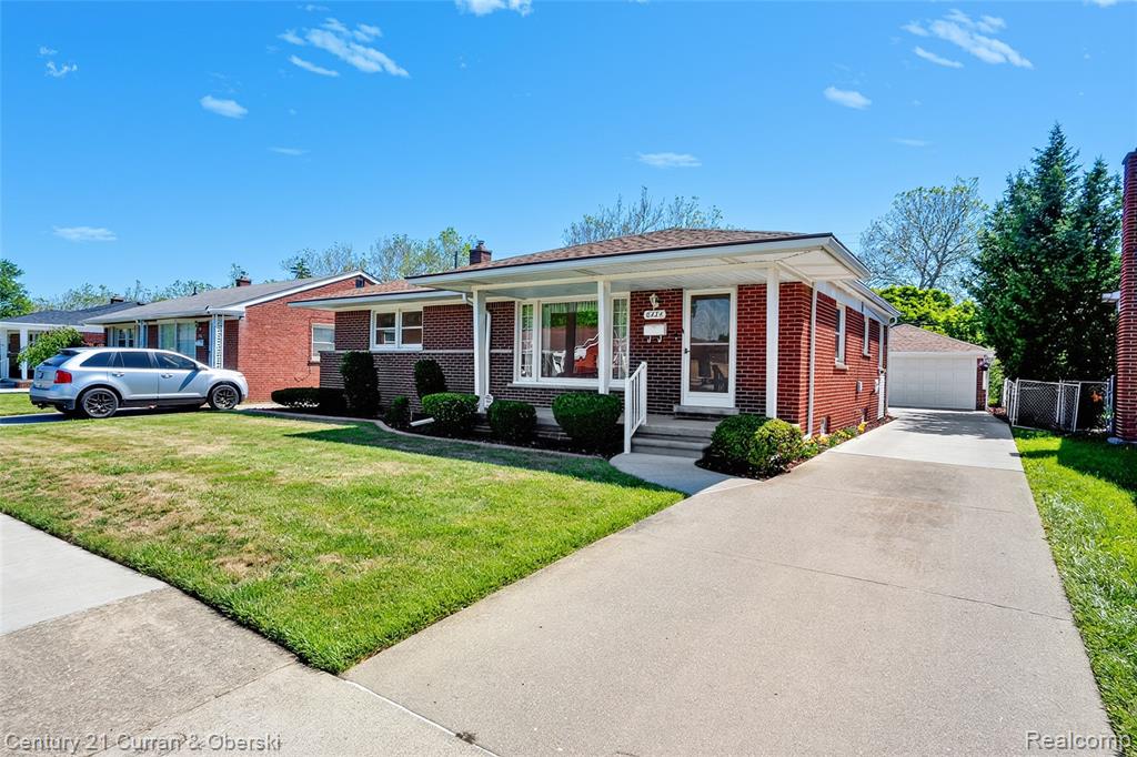 8224 N Evangeline Street, Dearborn Heights, MI 48127 — Photo 2