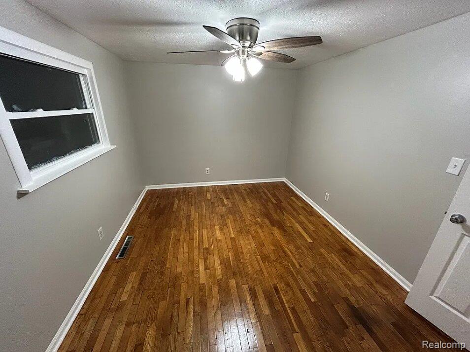 5825 Branch Road, Flint, MI 48506 — Photo 17