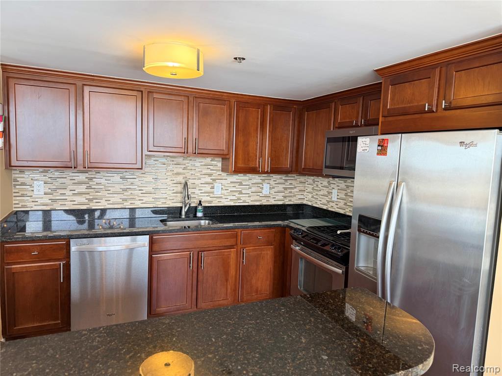 250 E Harbortown Drive, 1104, Detroit, MI 48207 — Photo 32