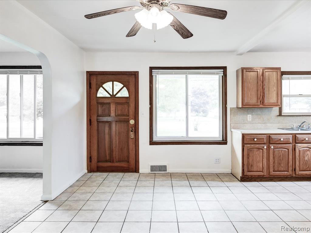 641 Michigan Avenue, Marysville, MI 48040 — Photo 11