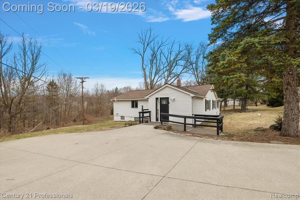 3205 Shimmons Road, Auburn Hills, MI 48326 — Photo 11