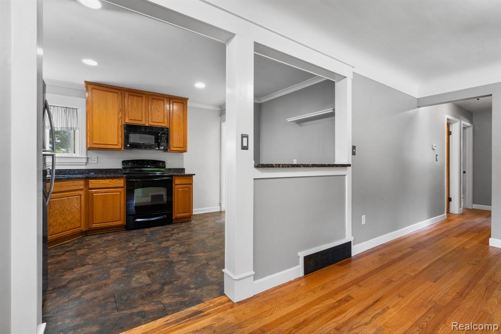 790 Friar Drive, Milford, MI 48381 — Photo 12