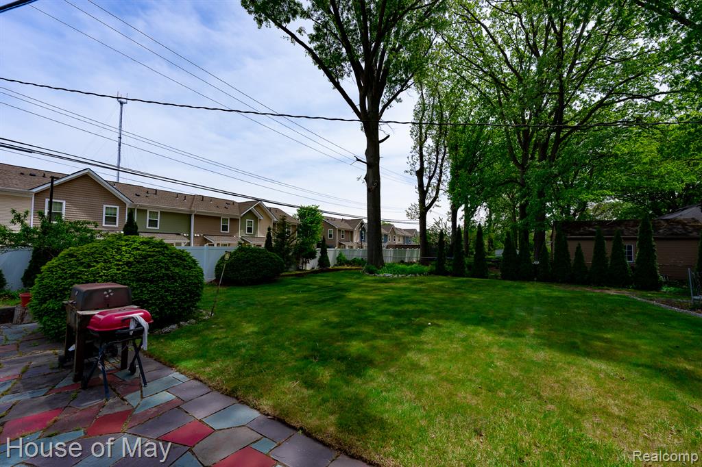 21240 Ridgedale Street, Oak Park, MI 48237 — Photo 23