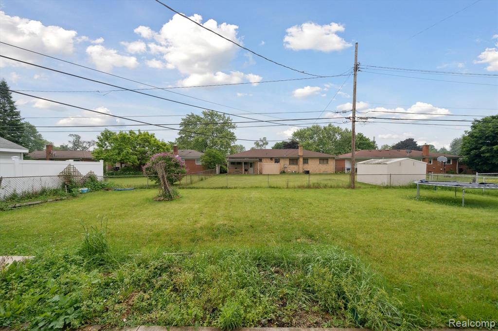 8586 Helen, Center Line, MI 48015 — Photo 14