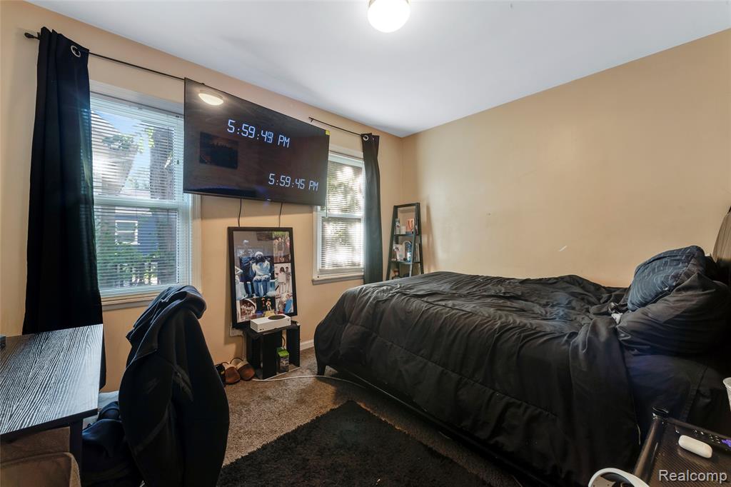 20913 Ridgemont Road, Harper Woods, MI 48225 — Photo 10