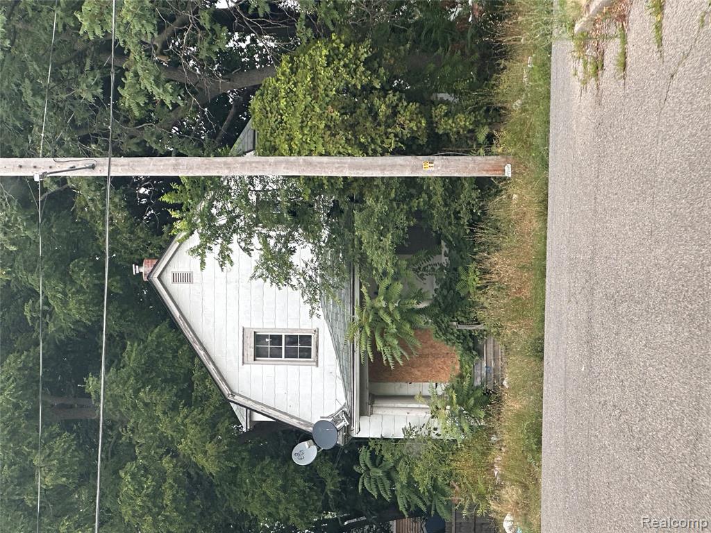 1017 Oak Street, Flint, MI 48503