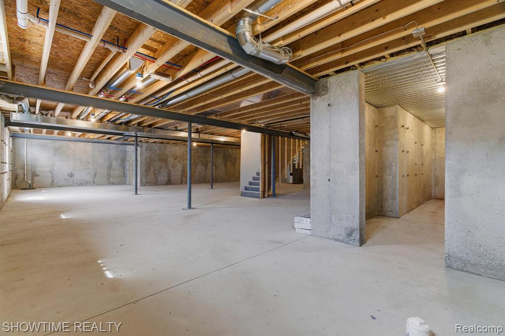 68125 Lake Angela Drive, Richmond, MI 48062 — Photo 46