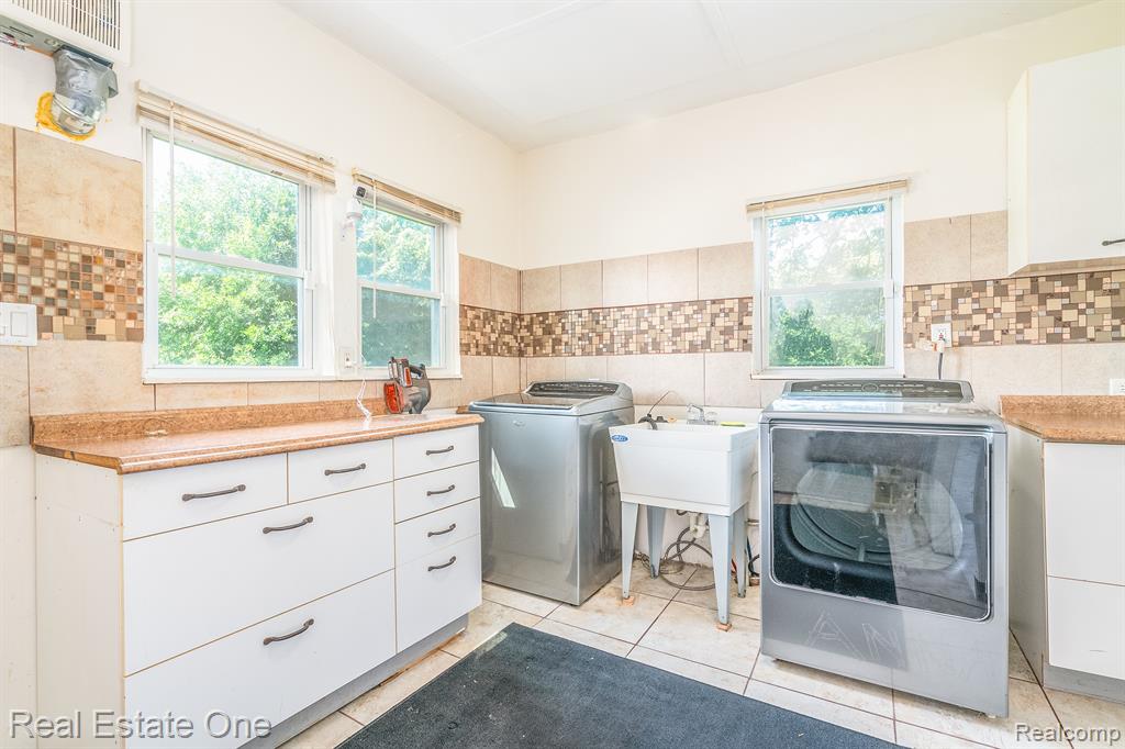 42759 CHERRY HILL Road, Canton, MI 48188 — Photo 27