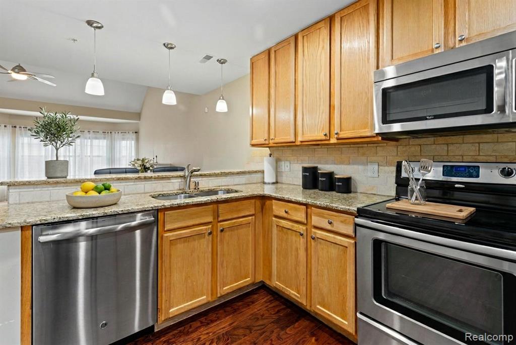 94 ADELAIDE Street, Detroit, MI 48201 — Photo 8