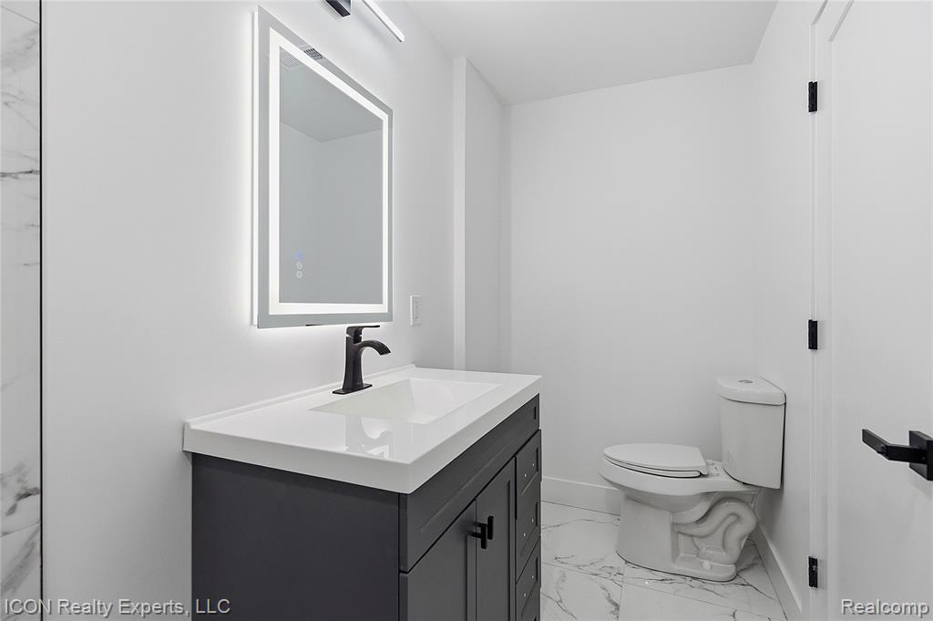 4901 Robert Street, Shelby Twp, MI 48316 — Photo 21