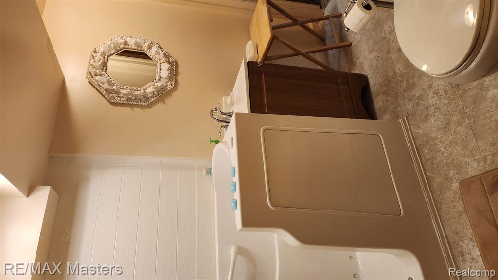 4641 Leisure Lane, Trenton, MI 48183 — Photo 9