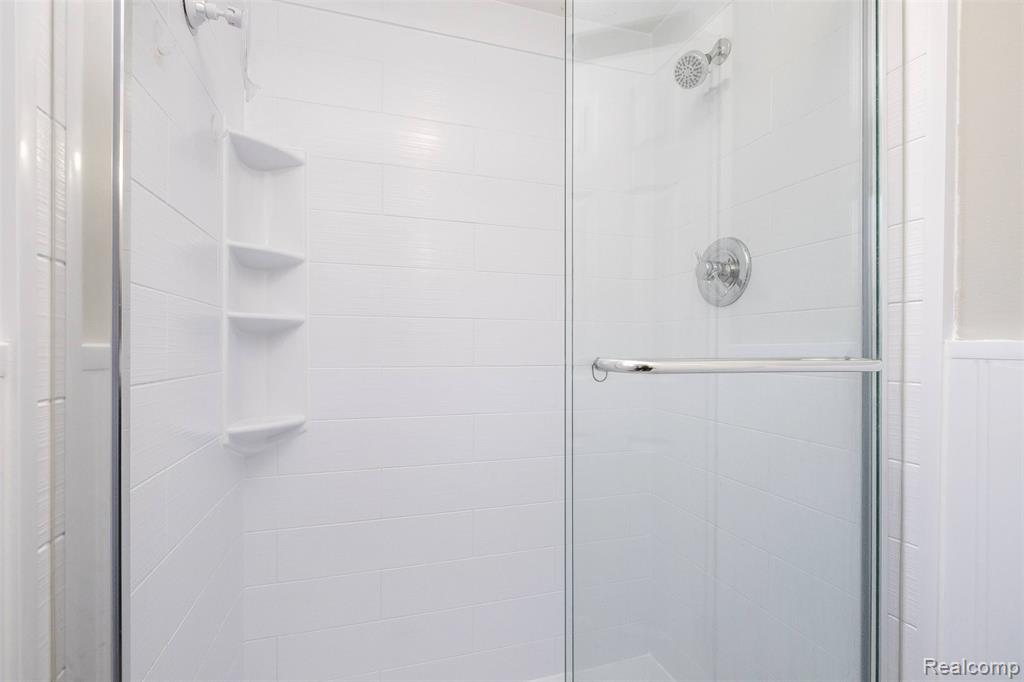39856 Parklawn Drive, Sterling Heights, MI 48313 — Photo 30