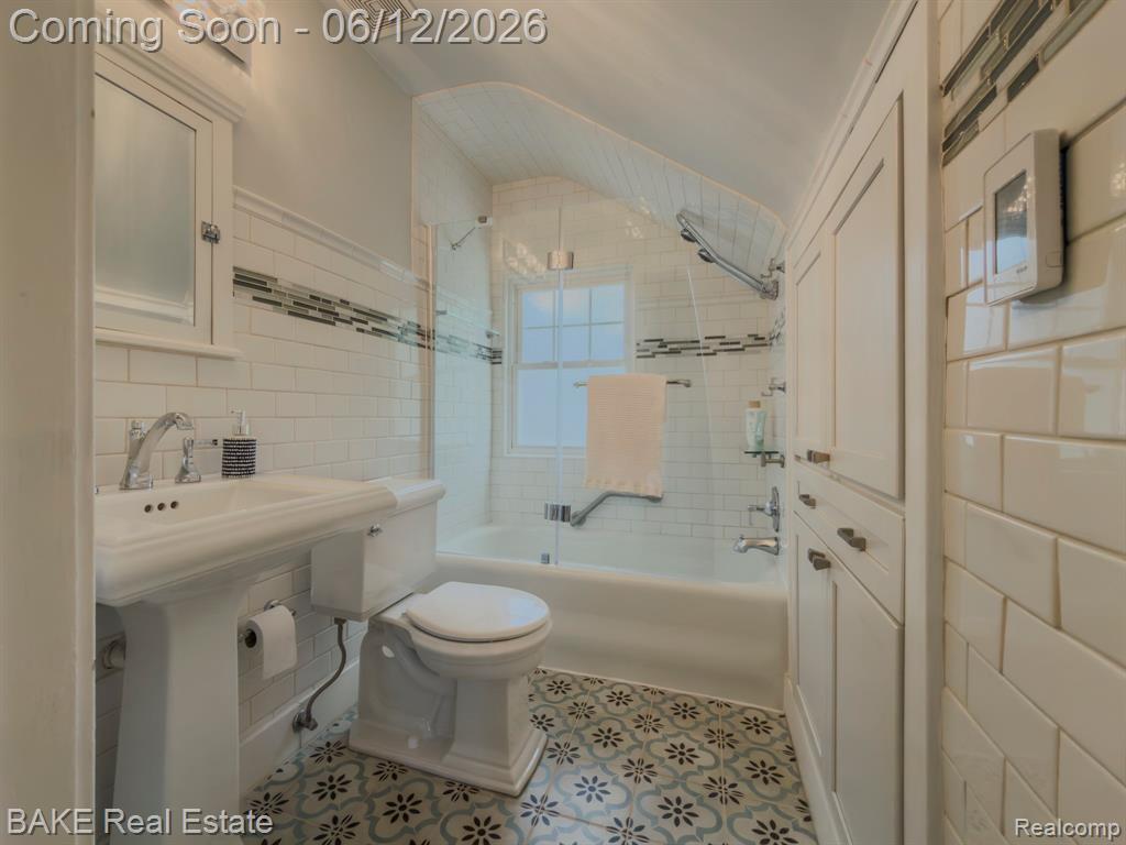 675 W Hazelhurst Street, Ferndale, MI 48220 — Photo 38