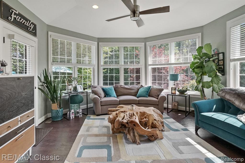 50757 CALVERT ISLE Drive, Novi, MI — Photo 32