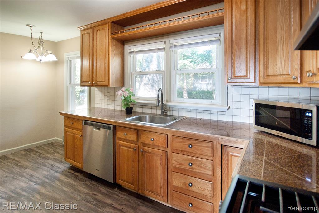 1861 Ladd Road, Wolverine Lake, MI 48390 — Photo 15
