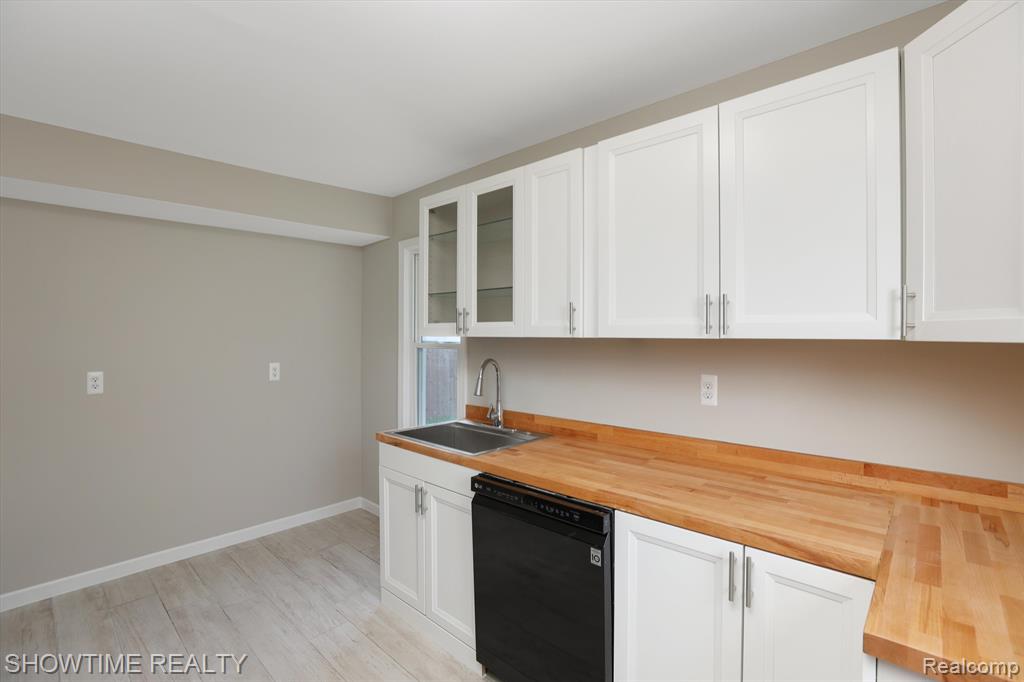 629 LEBLANC Street, Lincoln Park, MI 48146 — Photo 12