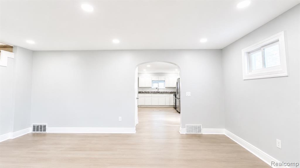 8463 Paige Avenue, Warren, MI 48089 — Photo 8