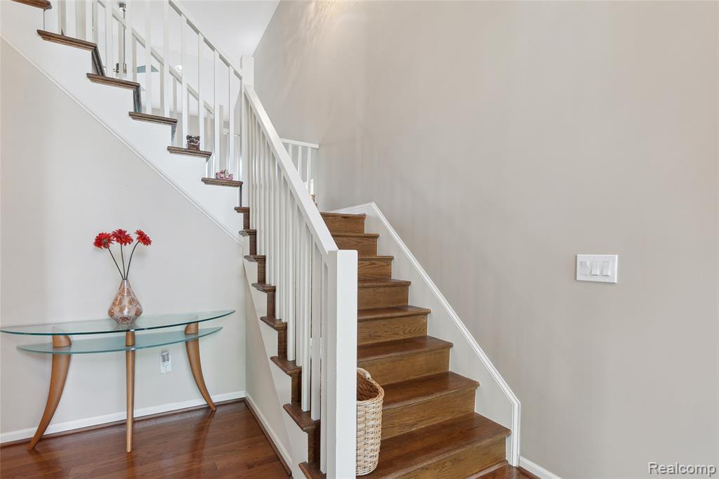 418 Greenan Lane, Lake Orion, MI 48362 — Photo 13