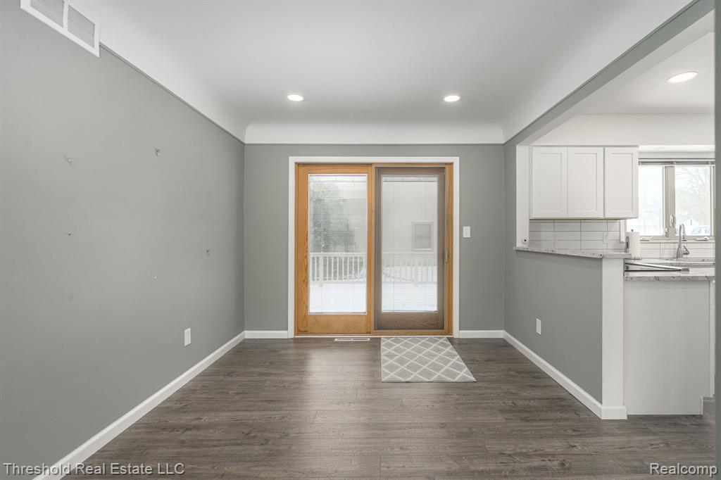 5595 Old Orchard Trail, Orchard Lake Village, MI 48324 — Photo 16