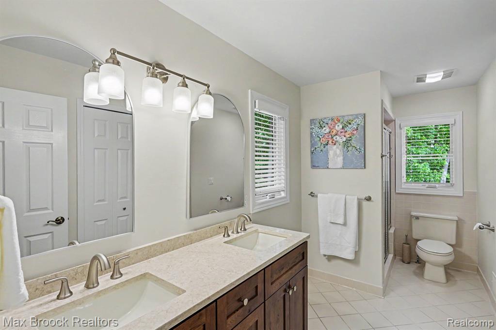 1300 Oak Hollow Drive, Milford, MI 48380 — Photo 30