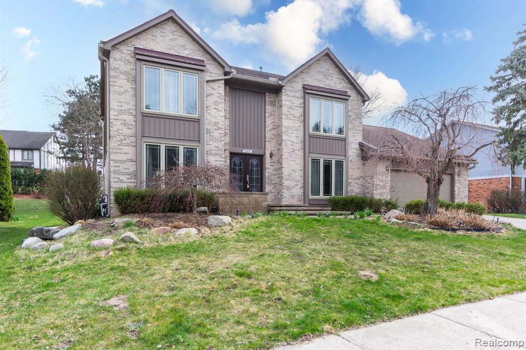 45515 EMERALD FOREST Drive, Novi, MI — Photo 2