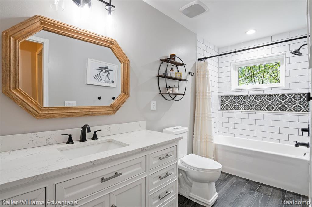 4081 PINESTEAD Drive, Commerce Twp, MI 48390 — Photo 14