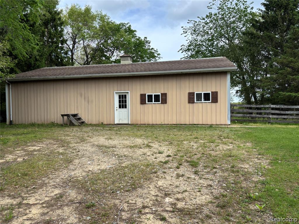885 Lake Forest Drive, Lapeer, MI 48446 — Photo 11