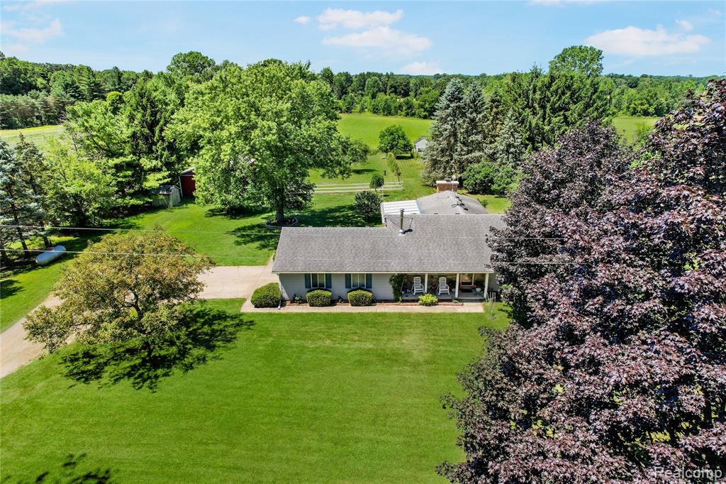 595 N Cedar Road, Fowlerville, MI 48836 — Photo 61