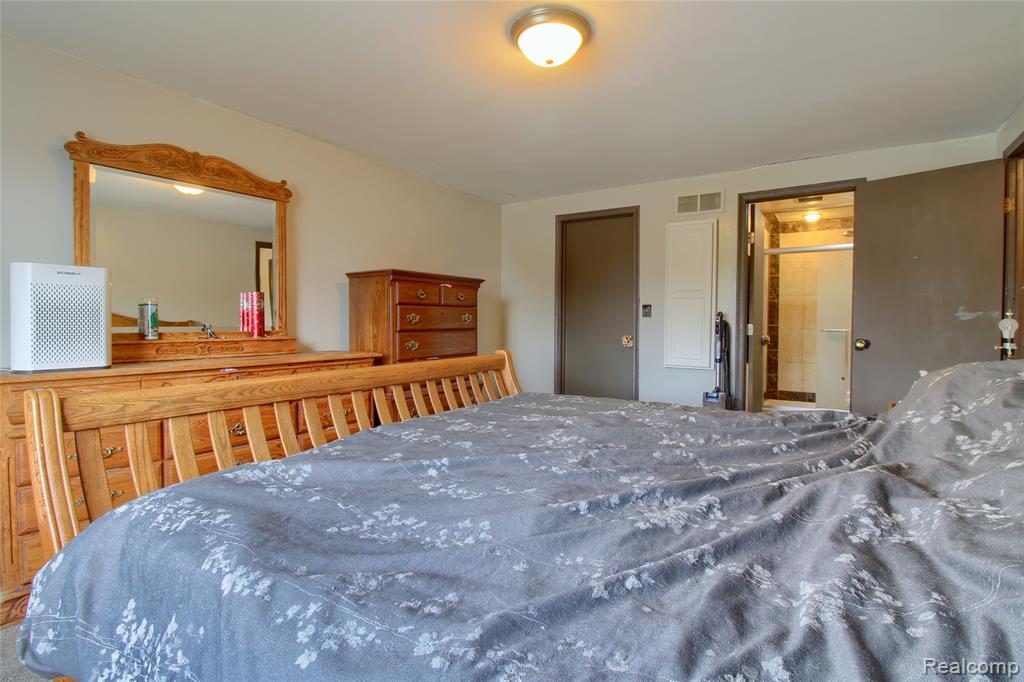 42272 Beechwood Court Court, Canton, MI 48188 — Photo 12